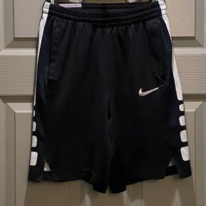 Nike Elite Boys Shorts SZ L